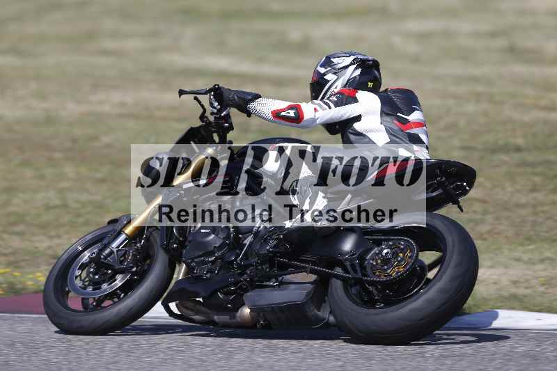 /21 17.06.2026  Ducati Schweiz Track Warmup ADR/Gruppe gelb/74